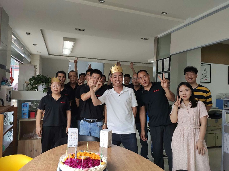 昆山久久麻豆精亚洲AV品国产精品6月員工生日會